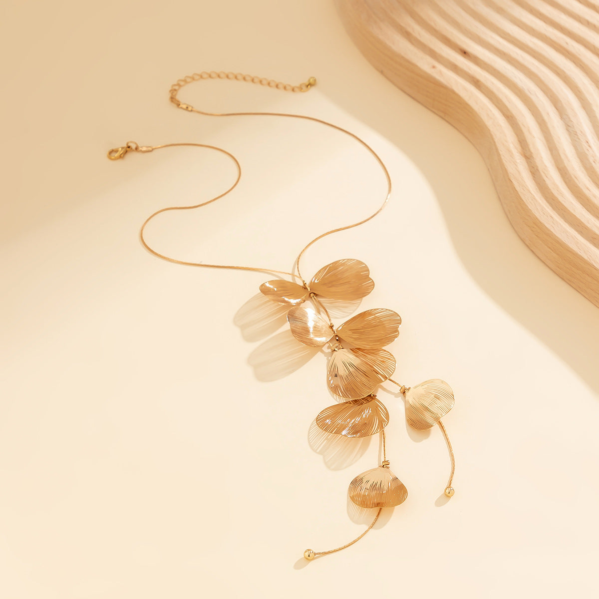 Niche Ginkgo Leaf Tassel Necklace